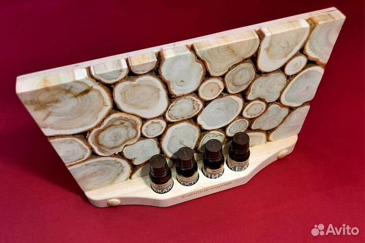 Панно из можевельника с полкой под масла