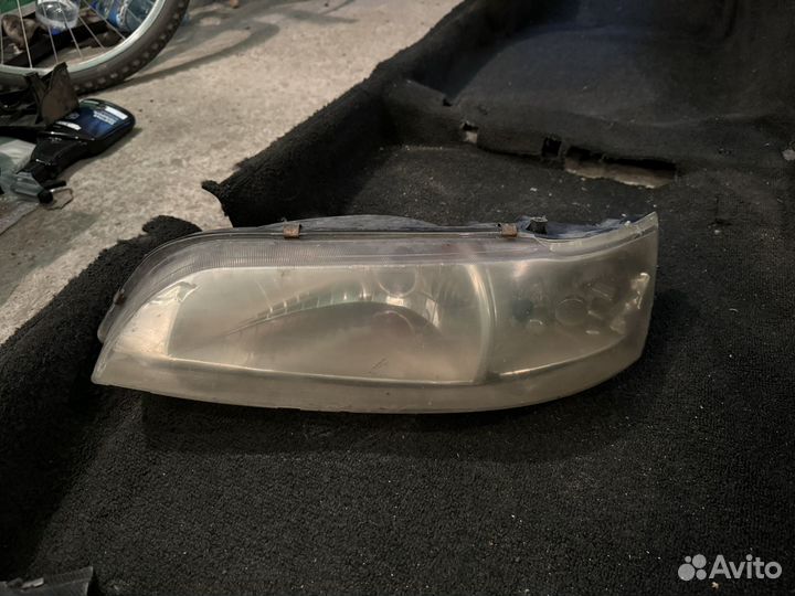 Фара левая toyota mark 2 x90