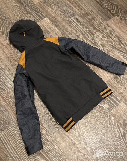 Горнолыжная куртка женская