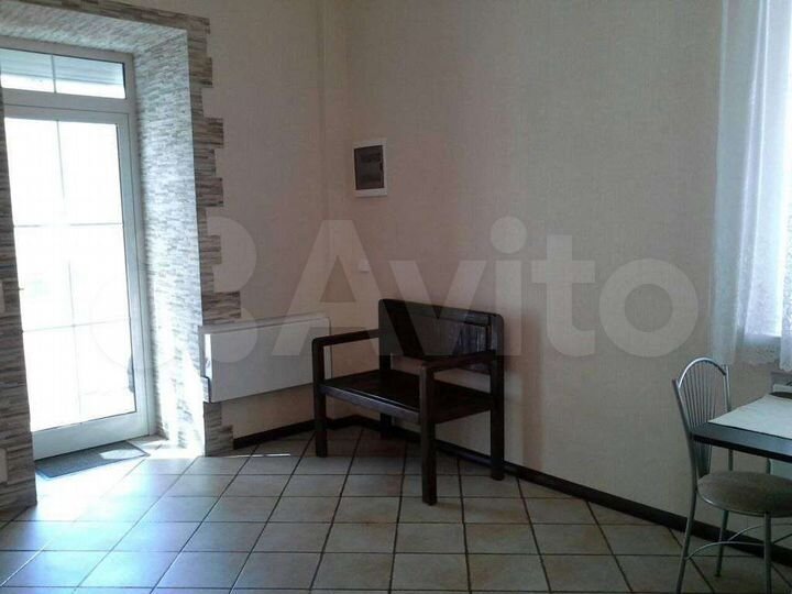 2-к. квартира, 50 м², 1/6 эт.