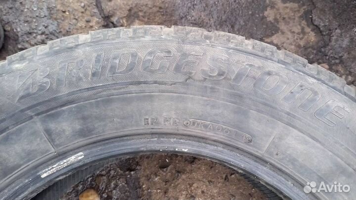 Bridgestone Blizzak VRX 215/65 R16 98S