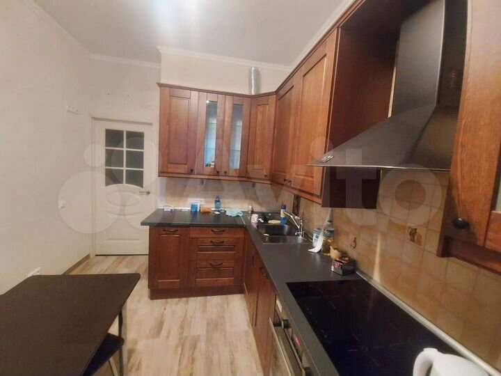 2-к. квартира, 65 м², 1/10 эт.