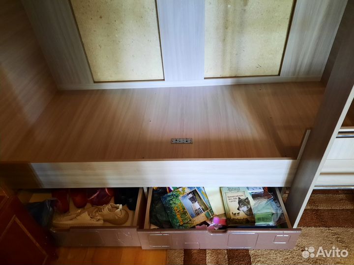 Двухъярусная кровать