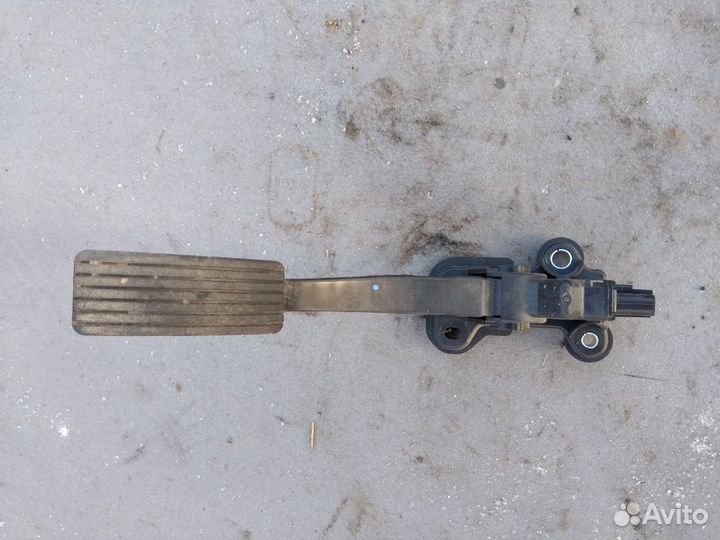 Педаль газа Mitsubishi Outlander 3