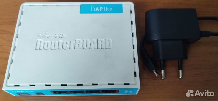 Маршрутизатор MikroTik hAP lite (RB941-2nD)