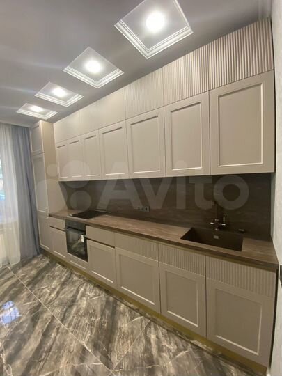 3-к. квартира, 105 м², 1/6 эт.