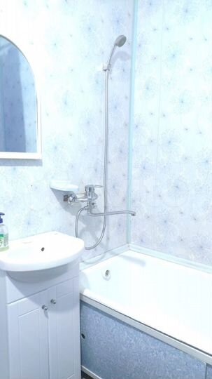 2-к. квартира, 43 м², 1/9 эт.