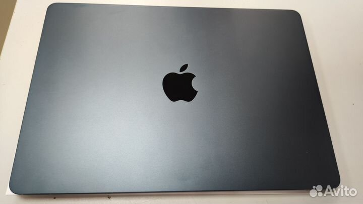 Apple macbook air M2 A2681