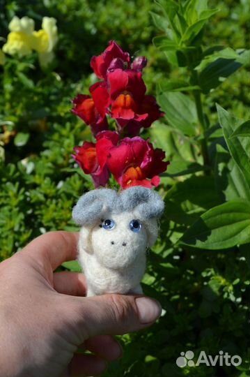 Валяная овечка