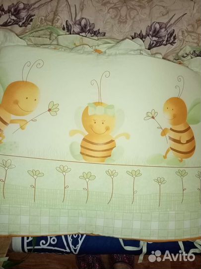 Бортик на кроватку