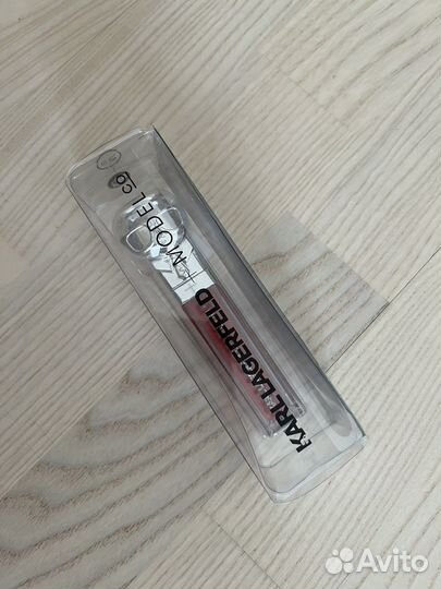 Блеск для губ karl lagerfeld