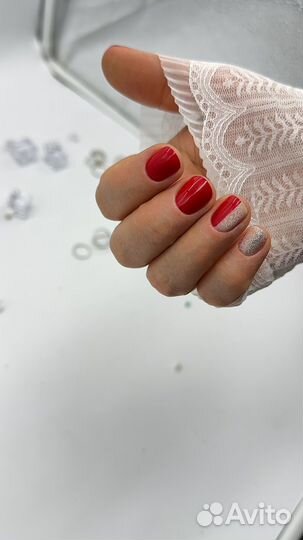Модель на маникюр