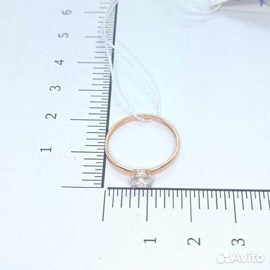 Золотое кольцо с камнем 17р