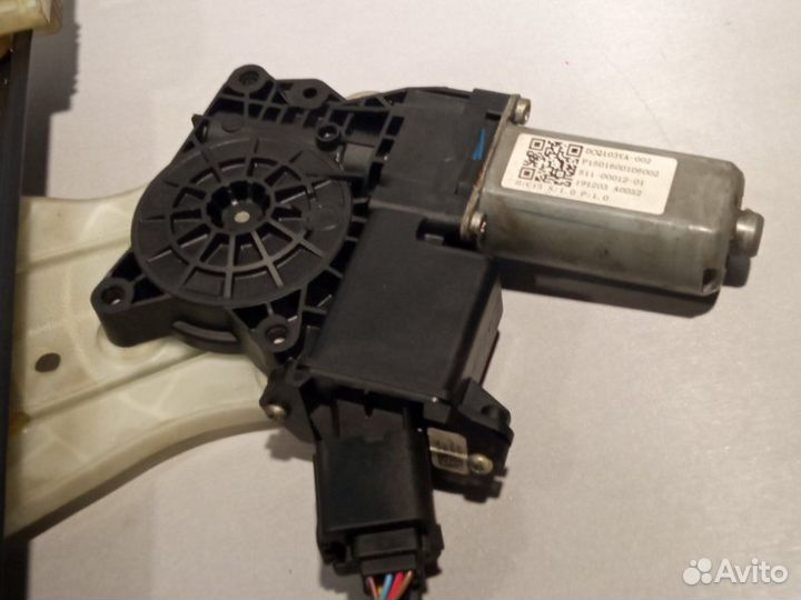 Стеклоподъемник передний правый Geely Atlas