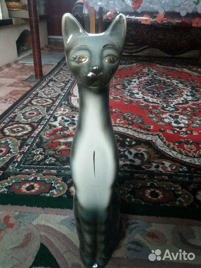 Статуэтки, сувениры, копилки