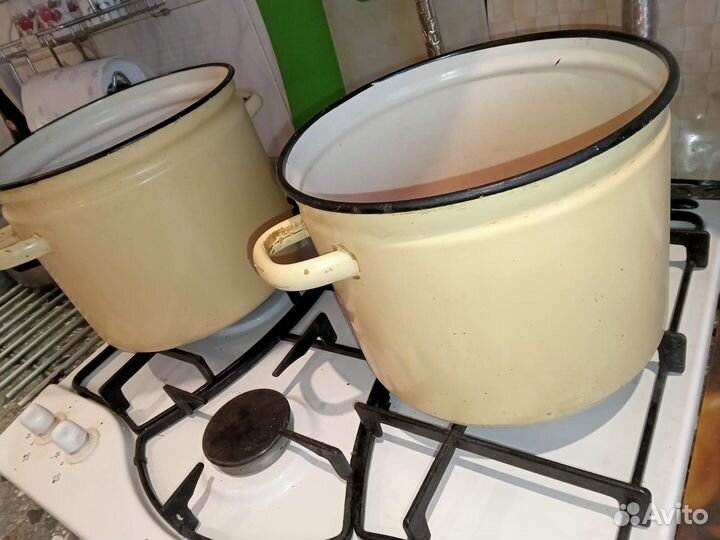 Кастрюли эмалированные 2 шт. СССР цена указана за