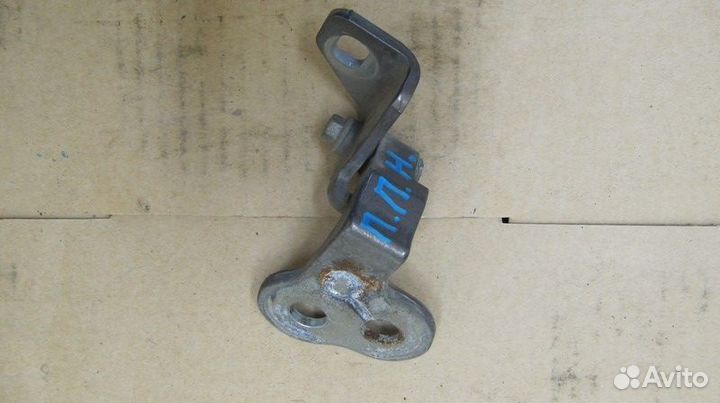 Петля двери передней правой Ford Focus 3 2011-2018
