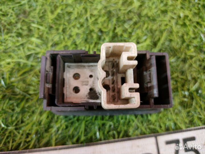 Кнопка стеклоподъемника Toyota Carina AT211 7AFE