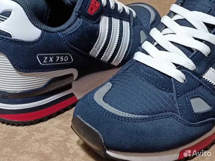 Весенние кроссовки мужские Adidas ZX 750