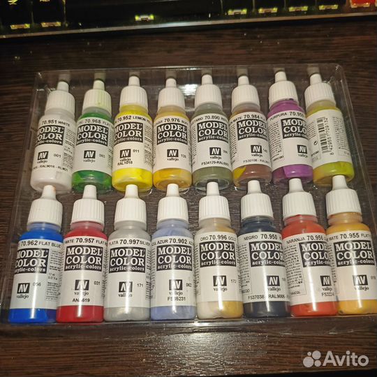 Набор красок для раскраски фигурок. Vallejo