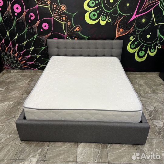 Кровать с матрасом двухспальная с подъемным механи