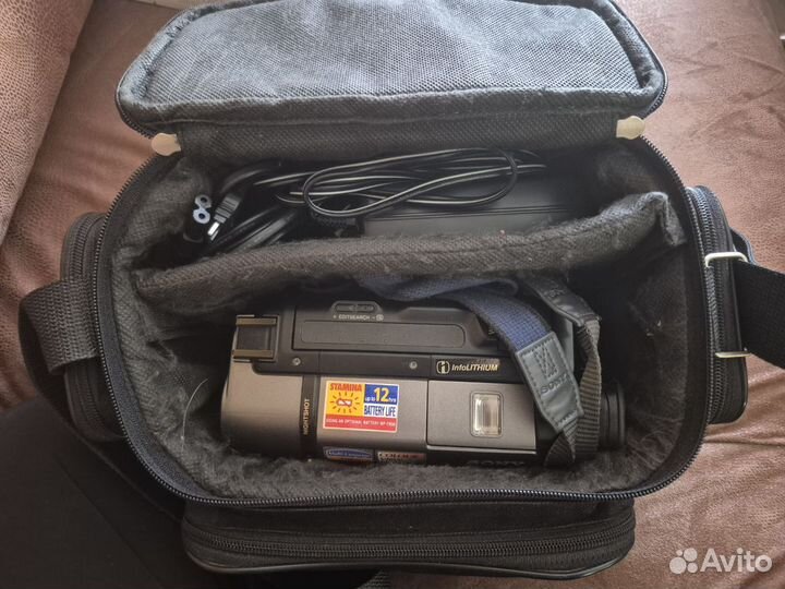 Камера sony Handycam CCD-TR512E