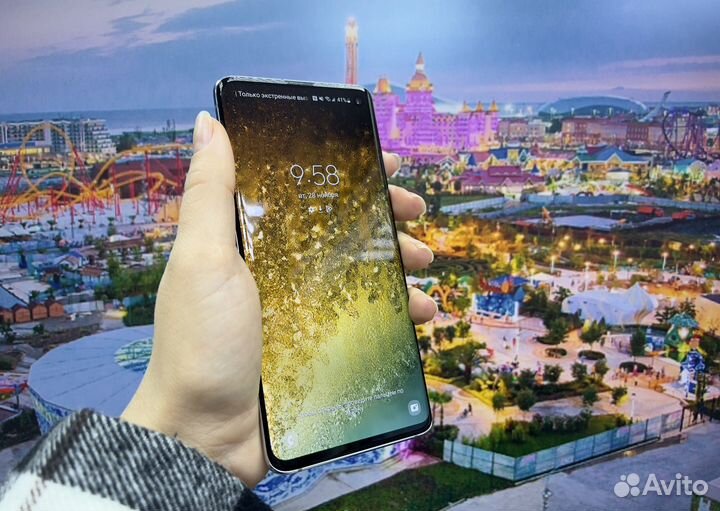 Samsung Galaxy S10, 8/128 ГБ