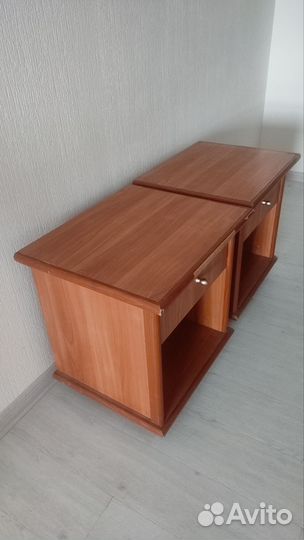 Тумбочка прикроватная