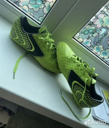 Футбольные бутсы 37 размер