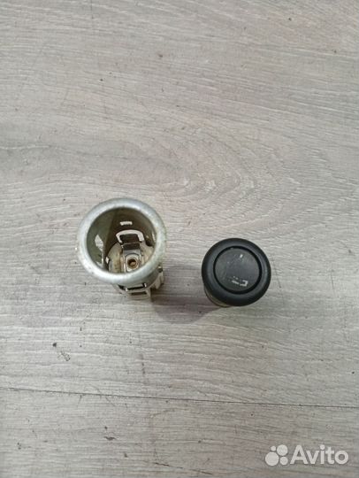 Прикуриватель с розеткой Volkswagen 1J0919309