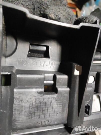 Направляющая бампера задняя Renault Megane 3