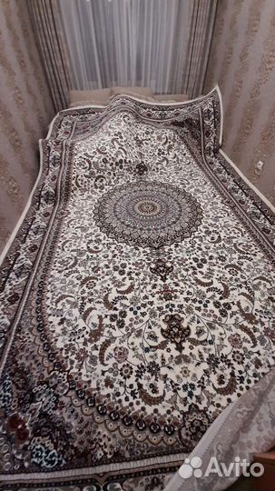 Ковер шерстяной новый
