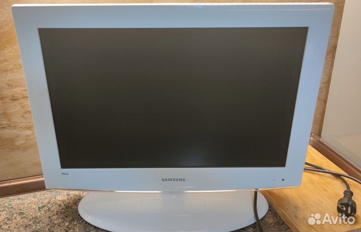 Продам телевизор samsung LE22A454C1XRU бу