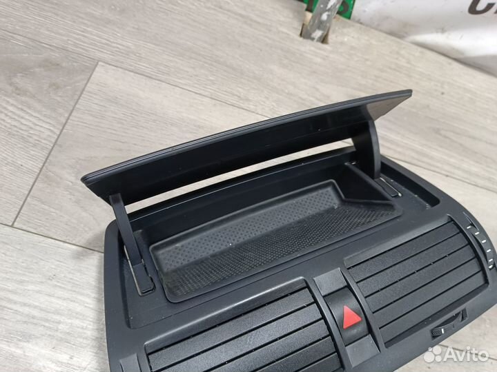 Центральный дефлектор в сборе для Skoda Octavia A5