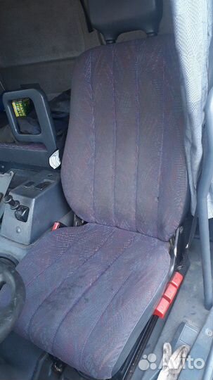 Водительское сидение Mercedes Atego