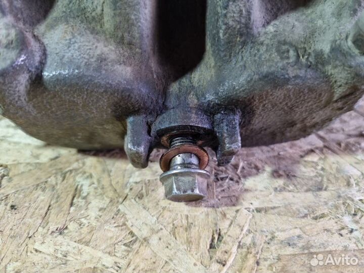 Суппорт тормозной передний правый Ssangyong Action