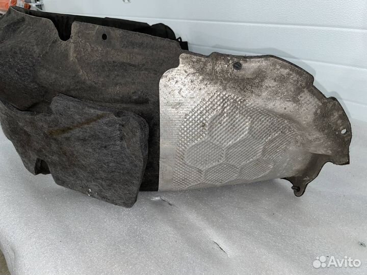 Подкрылок задний правый Mercedes-Benz C-Класс W205
