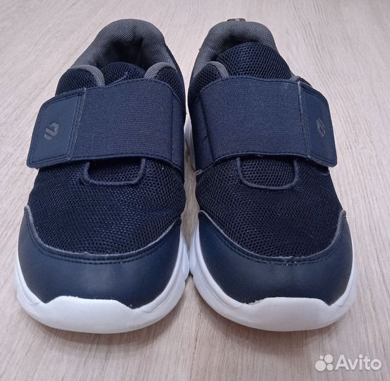 Кроссовки летние