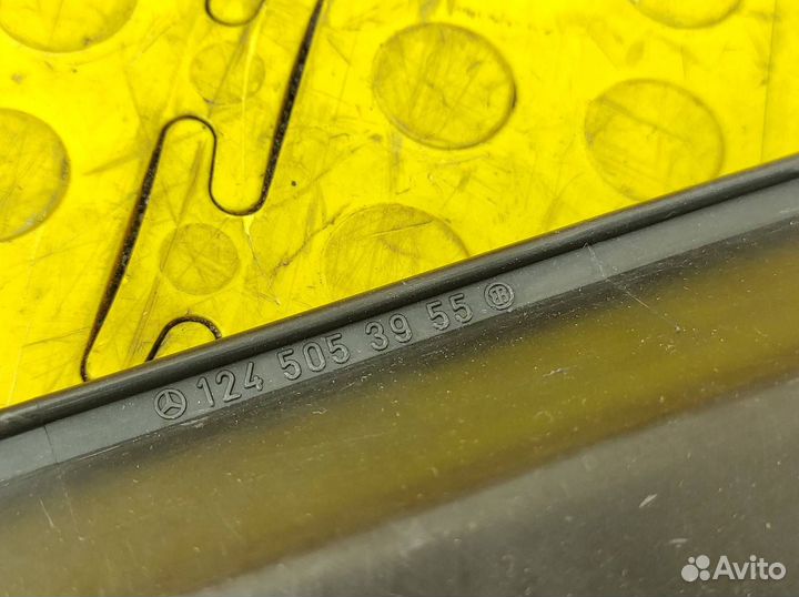 Диффузор вентилятора Mercedes-Benz W124