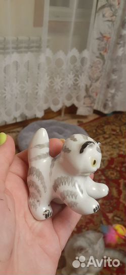 Котенок фигурка
