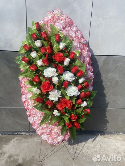Венки и корзины ритуальные