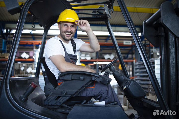 Водитель погрузчика (высотный штабелер-ричтрак)