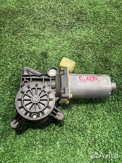 Мотор стеклоподъемника передний левый