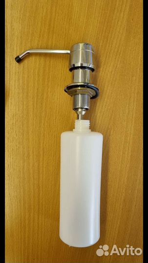 Дозатор для моющего средства на кухонную раковину