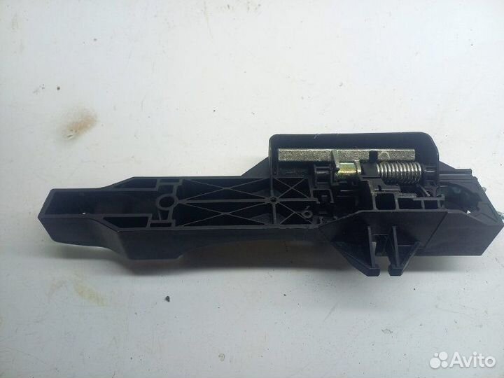 Кронштейн ручки двери левый Лада Vesta седан 2023