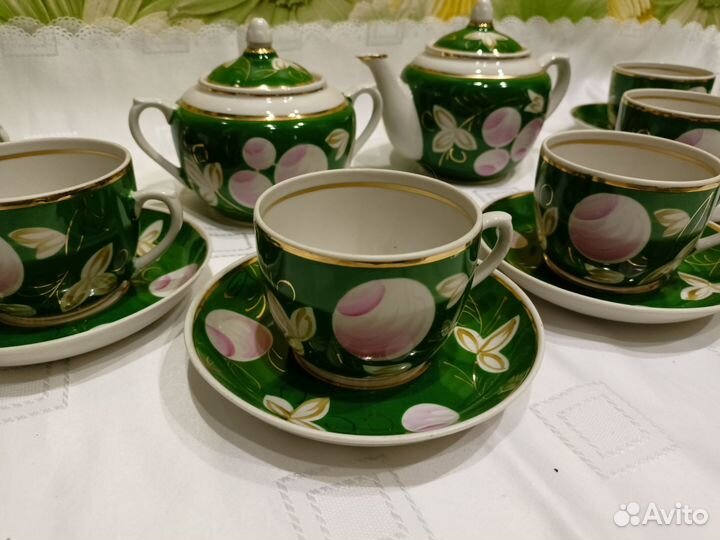 Сервизы разные кофейные,чайные,столовые ГДР