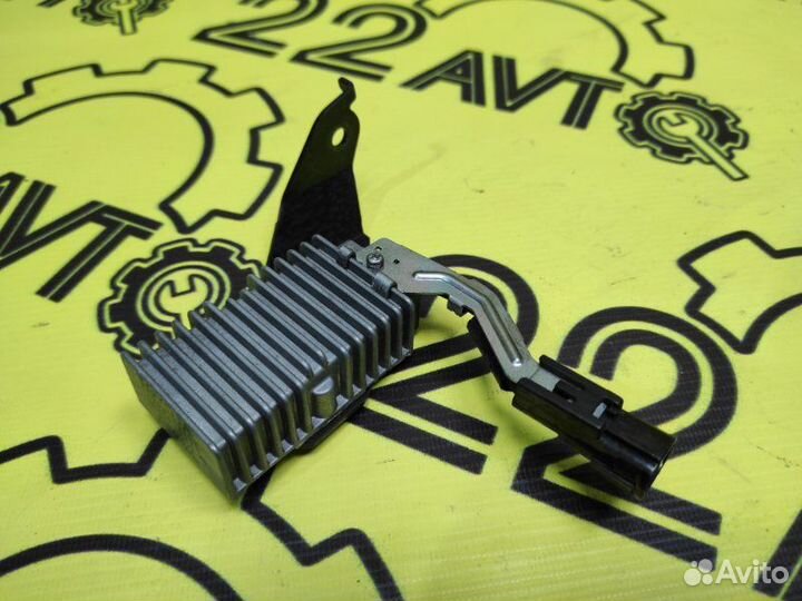 Резистор вентилятора охлаждения Toyota Harrier