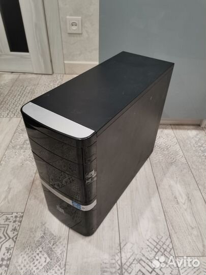Корпус для компьютера с дисководом