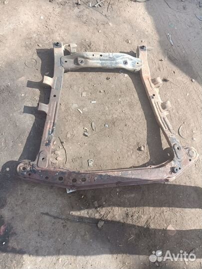 Подрамник Renault Logan