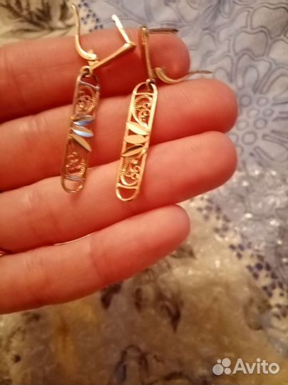 Золотые серьги